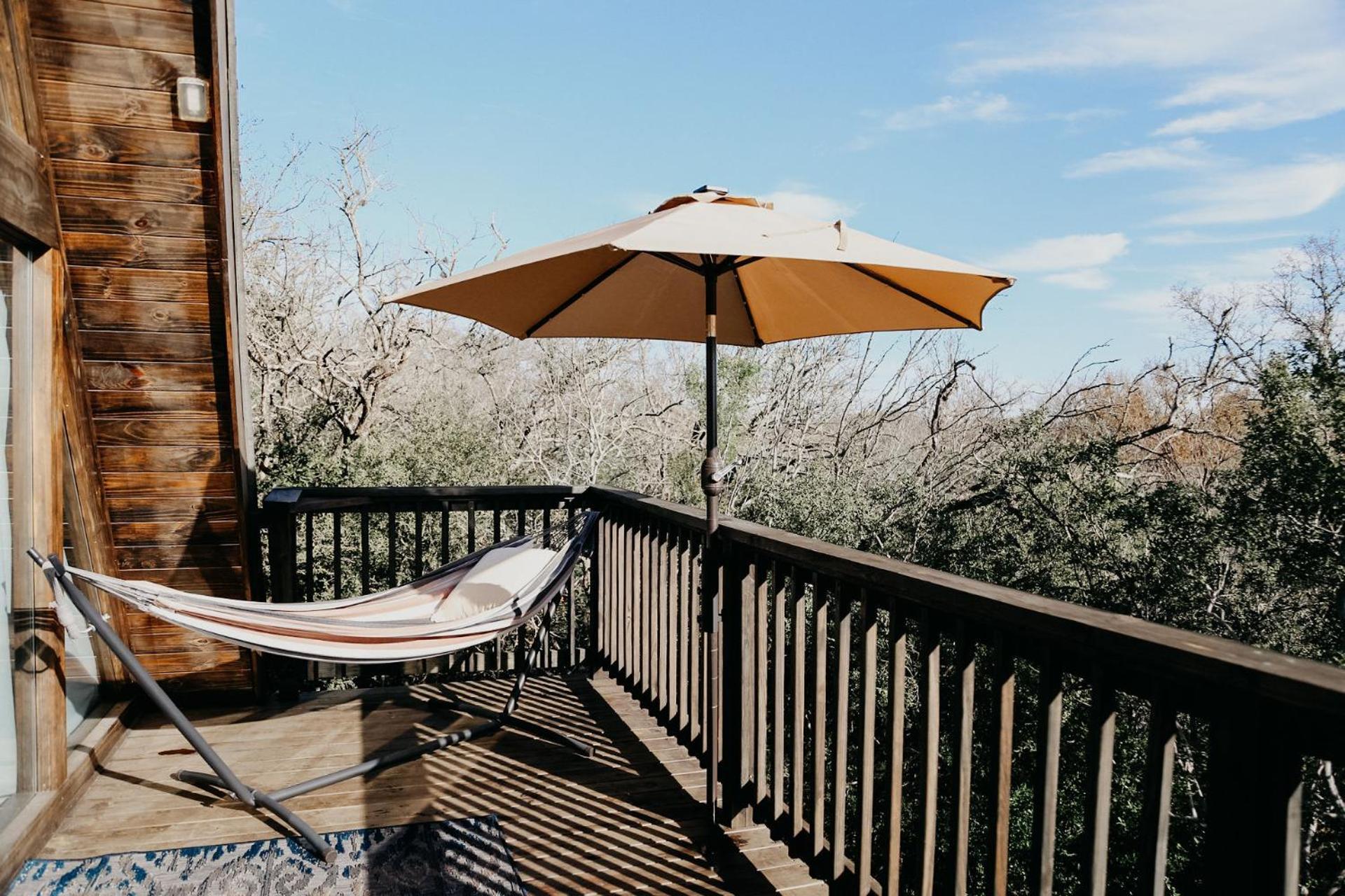 The Maverick: A-Frame W/ Hammock And Tree Top View New Braunfels Bagian luar foto