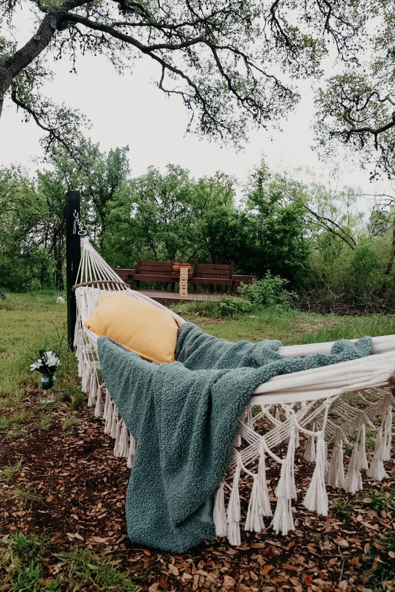 The Maverick: A-Frame W/ Hammock And Tree Top View New Braunfels Bagian luar foto